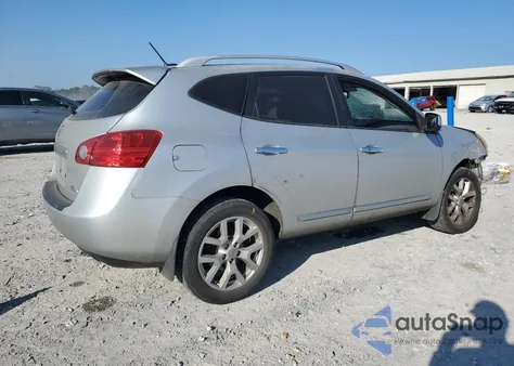 2013 Nissan Rogue S z USA, uszkodzony, nr VIN JN8AS5MV8DW637713